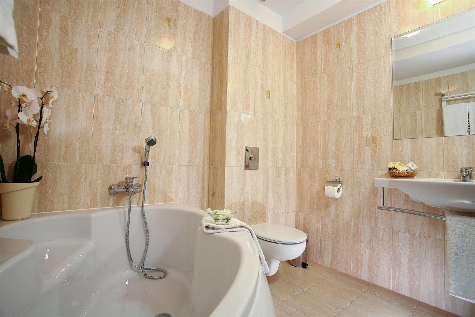 Tulip Hotels - Wroclaw Centre Kültér fotó